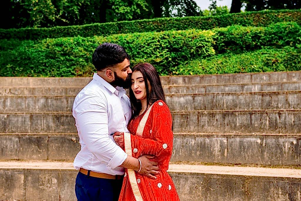 Stunning Engagement Photos in 2025