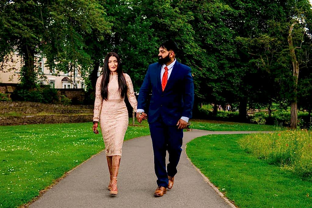 What to Wear for Stunning Engagement Photos in 2025